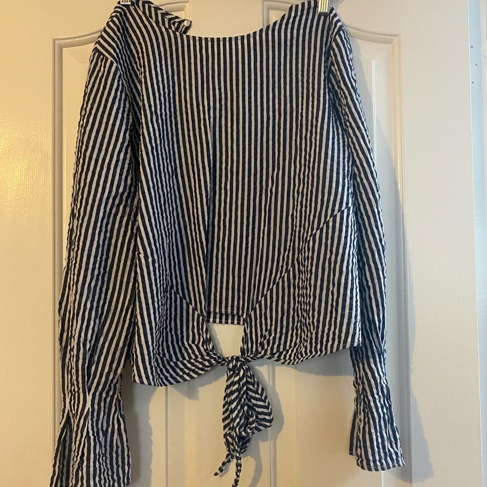 Long sleeve stripped blouse